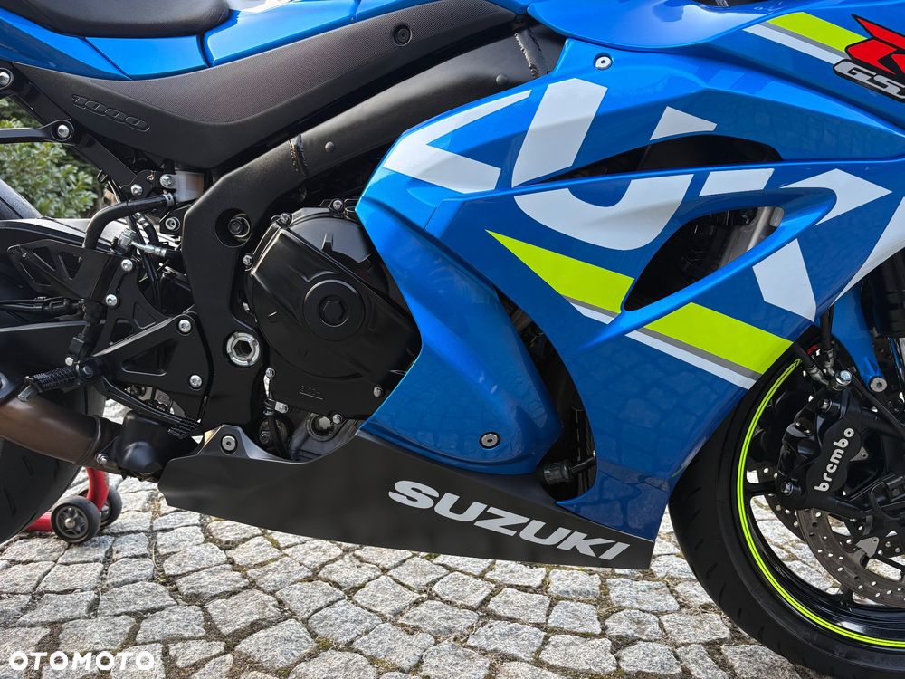 Suzuki GSX-R - 15