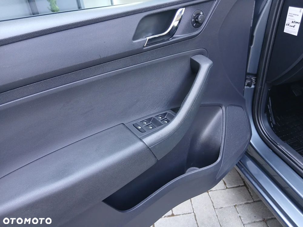 Skoda RAPID 1.2 TSI Style Plus - 39