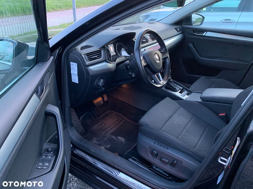 Skoda Superb 2.0 TDI Sportline DSG - 11
