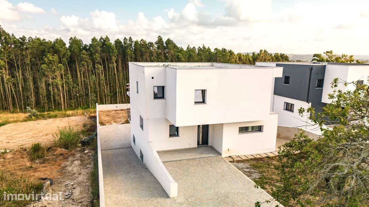 Moradia T4 com piscina, em lote XL — Caldas da Rainha - Grande imagem: 3/51