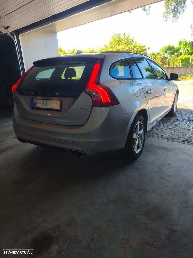 Volvo V60 2.0 D4 Momentum - 2