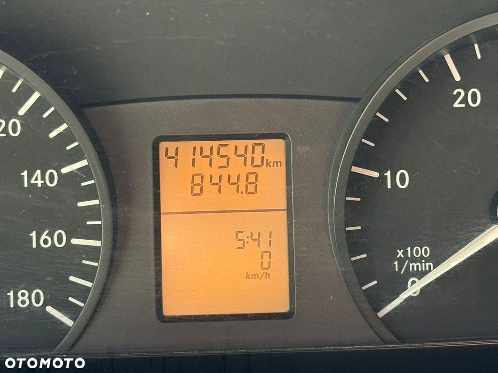 Mercedes-Benz Sprinter - 8