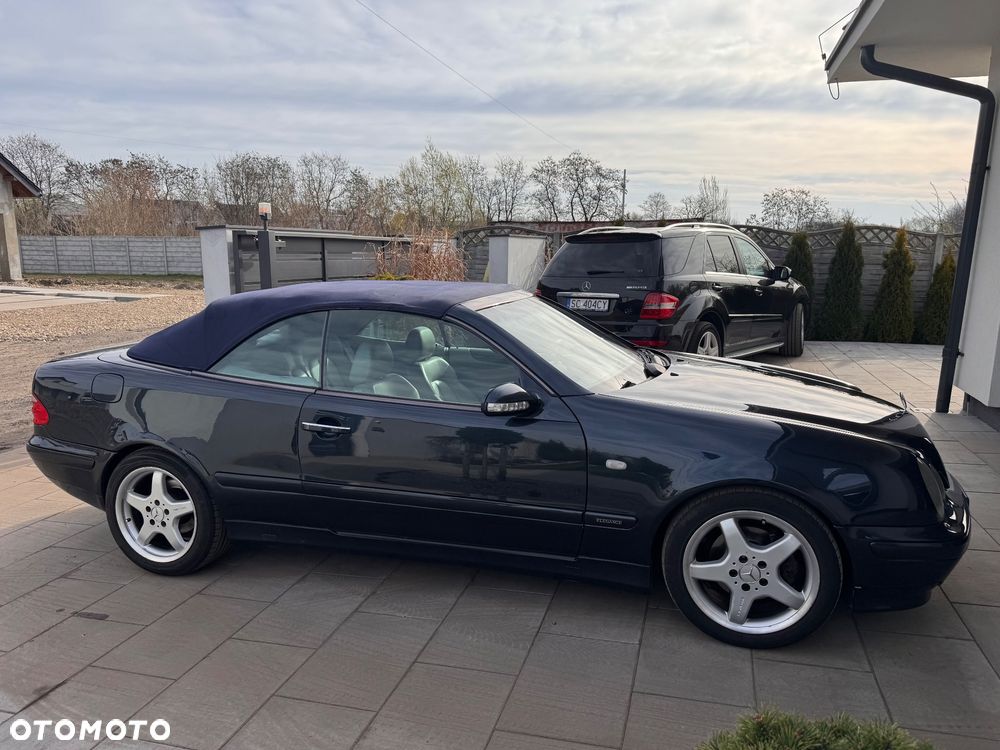 Mercedes-Benz CLK - 8