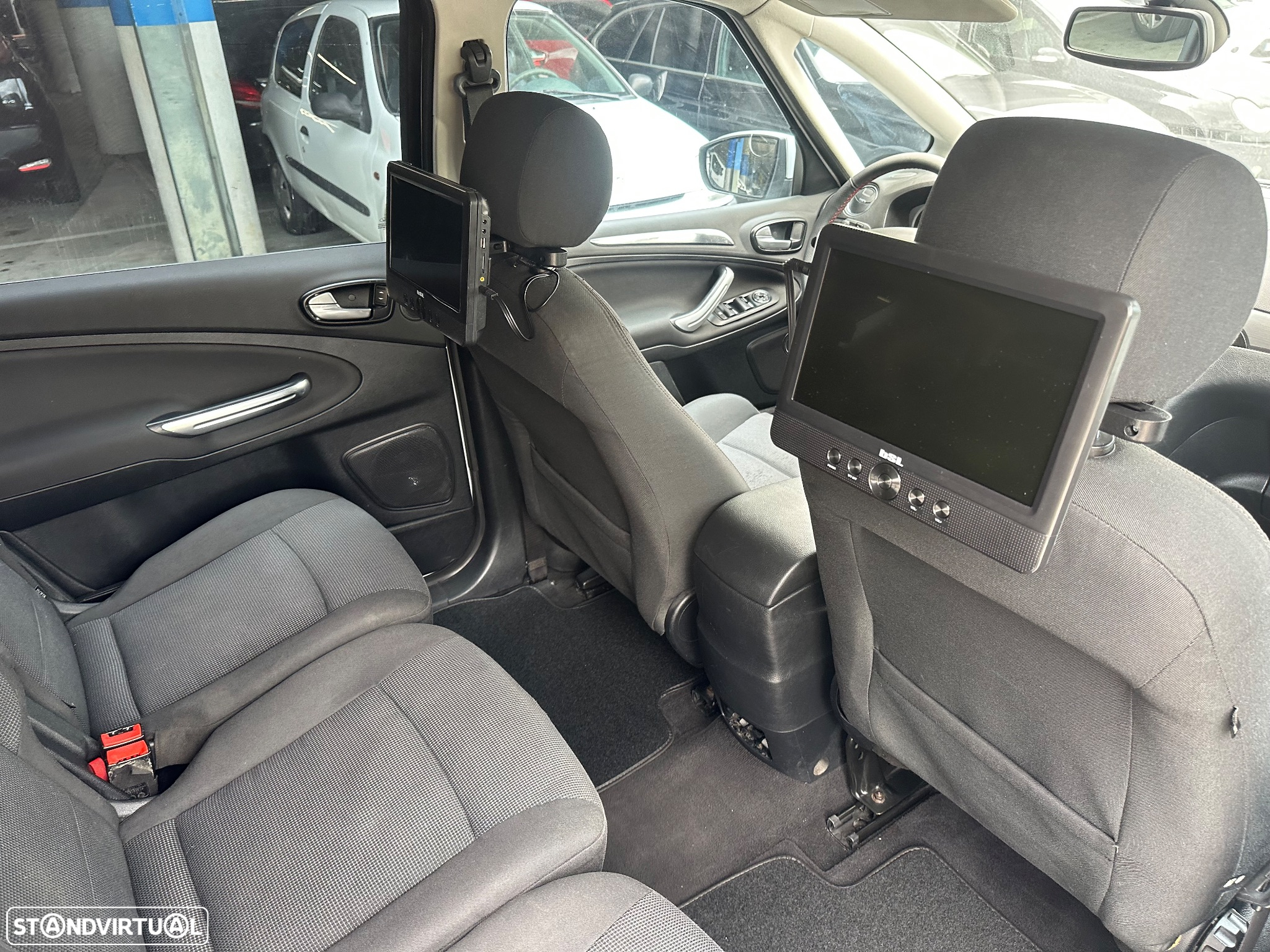 Ford S-Max 2.0 TDCi Titanium 7L - 26