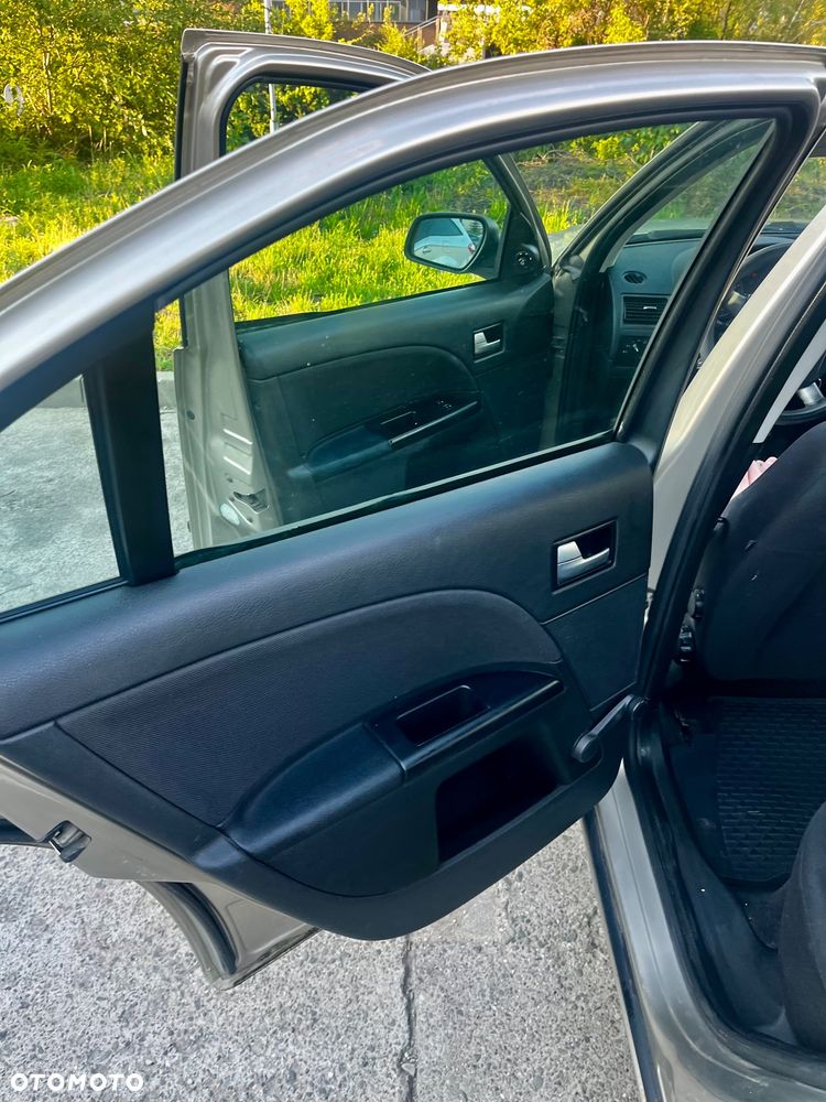 Ford Mondeo 1.8 X - 15