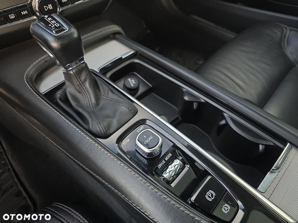 Volvo V90 D5 SCR AWD Inscription - 21