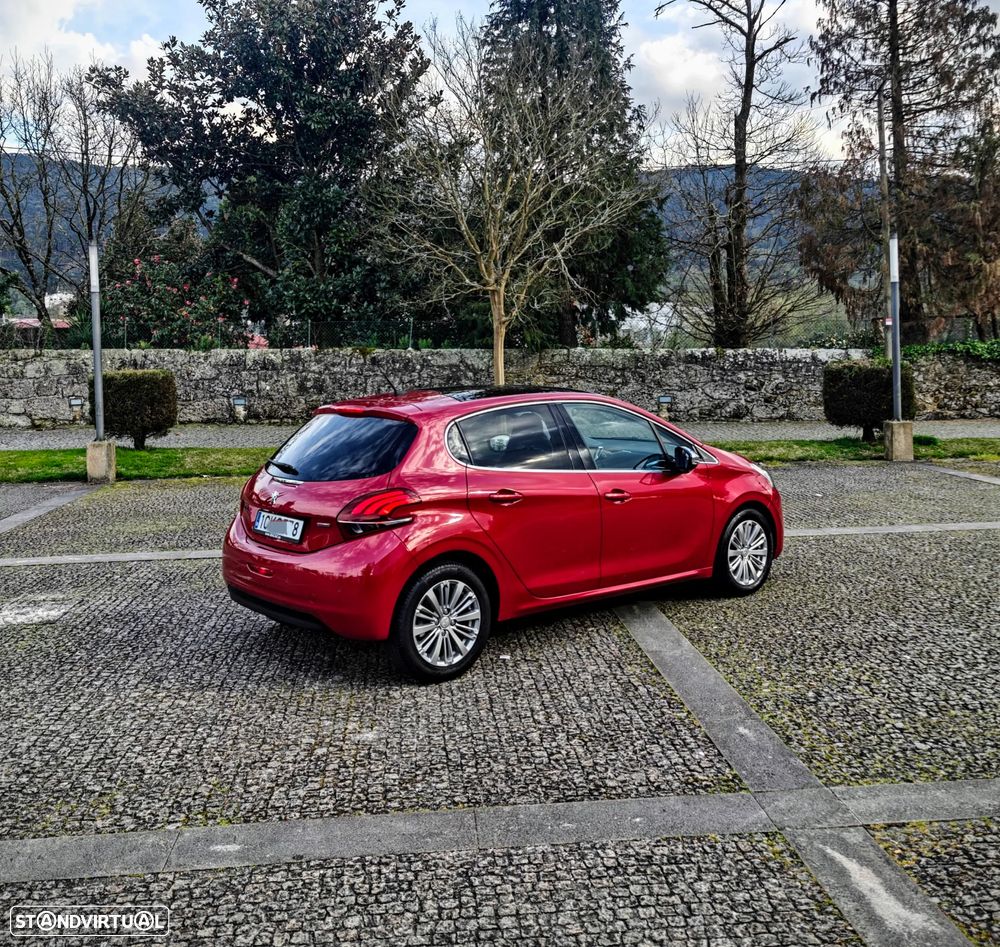 Peugeot 208 1.2 PureTech GT Line - 3