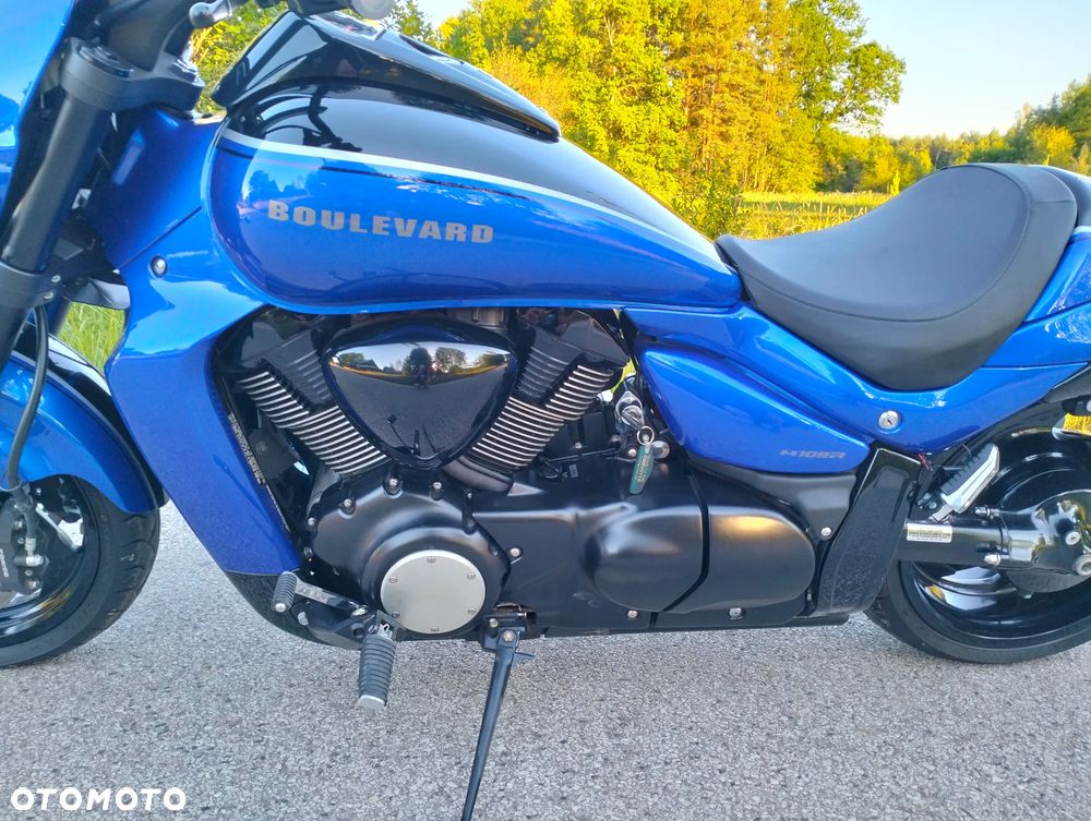 Suzuki Boulevard - 3