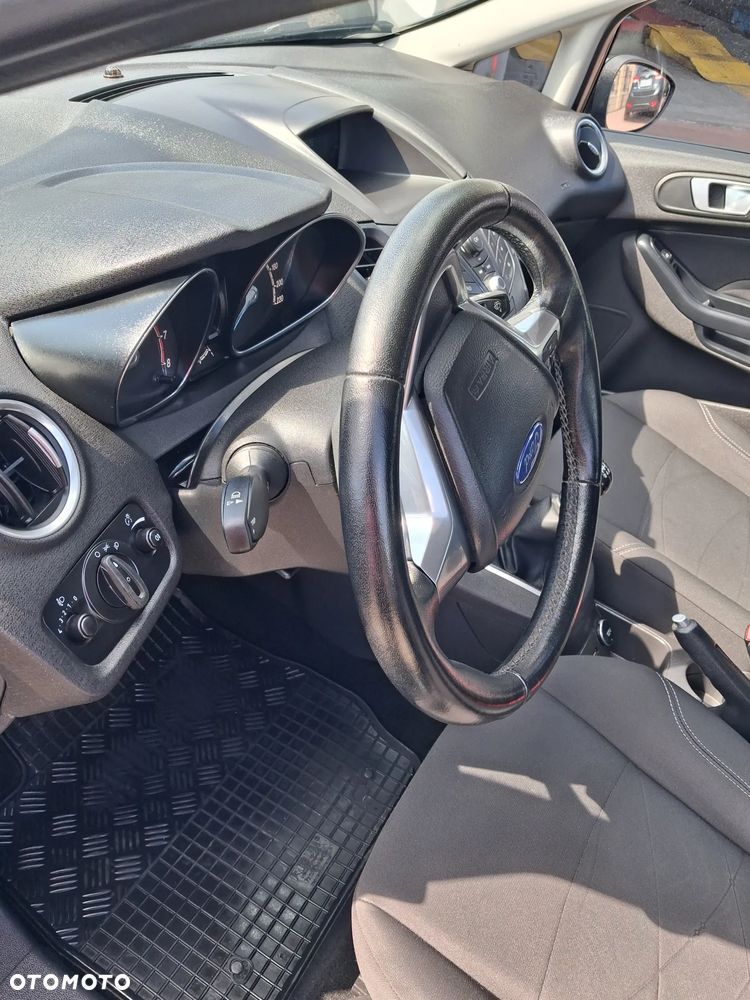 Ford Fiesta - 11