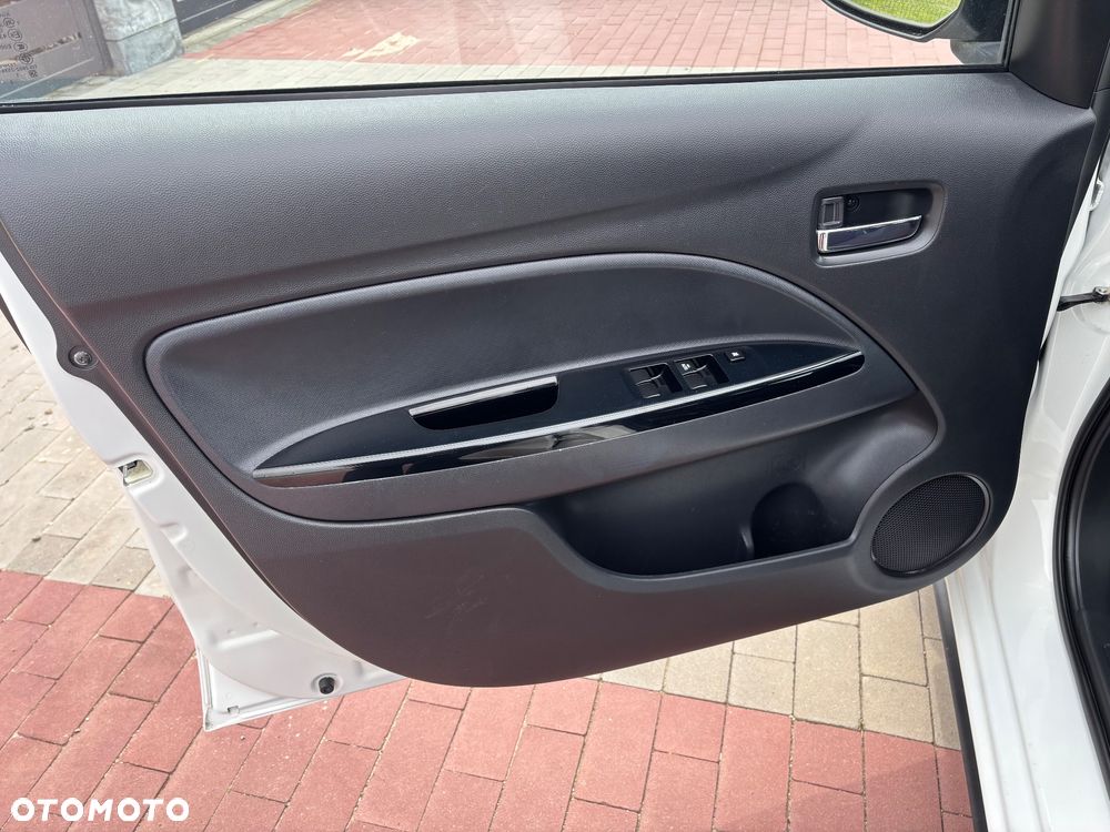 Mitsubishi Space Star - 13