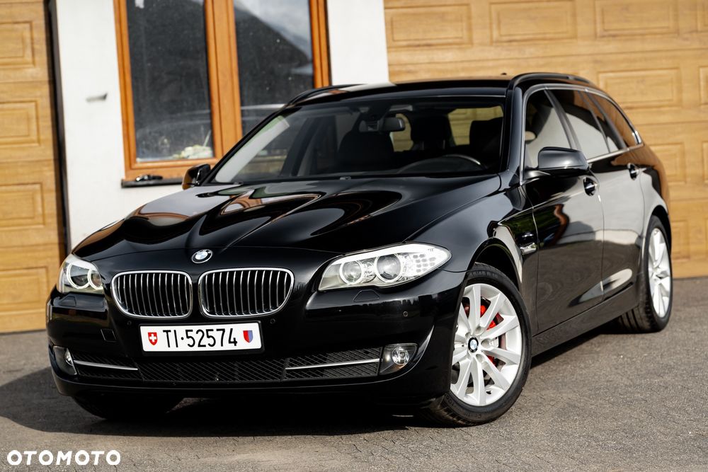 BMW Seria 5 528i xDrive Sport-Aut - 2