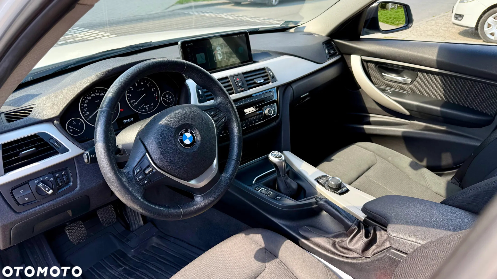 BMW Seria 3 318i - 18