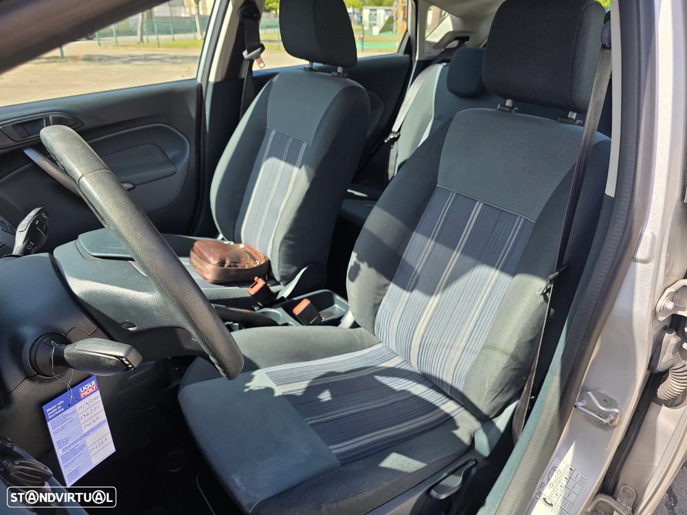 Ford Fiesta 1.25 Techno - 11
