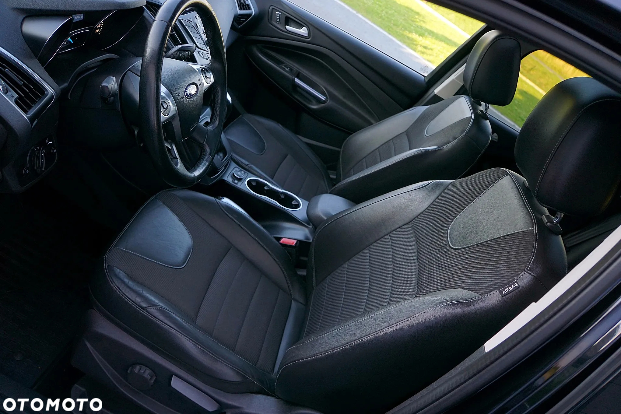 Ford Kuga 2.0 TDCi 4x4 Titanium - 25
