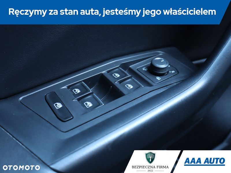 Volkswagen T-Roc - 17