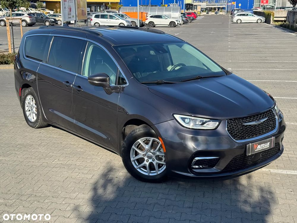 Chrysler Pacifica - 2