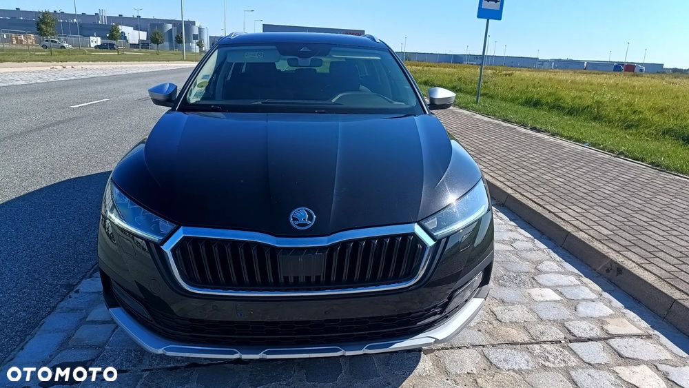 Skoda Octavia Combi 2.0 TDI DSG 4x4 Scout - 16