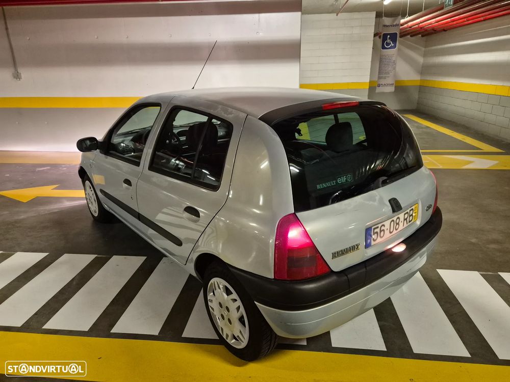 Renault Clio 1.2 RXE - 15