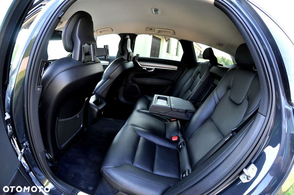 Volvo V90 D3 Momentum Pro - 20