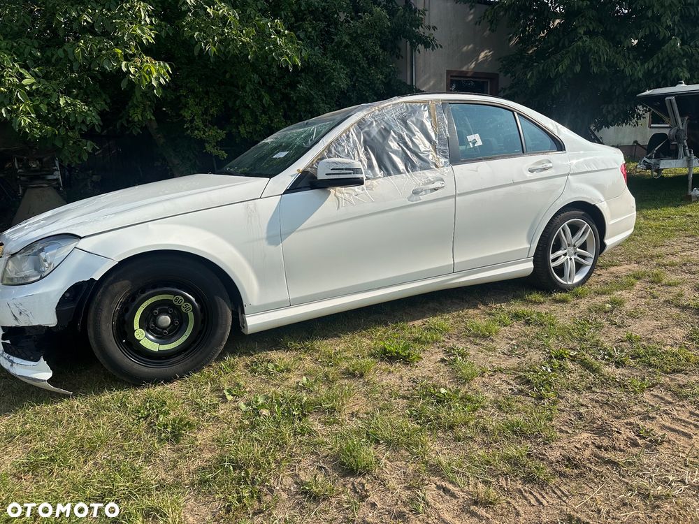 Mercedes-Benz Klasa C 200 CDI DPF (BlueEFFICIENCY) - 22