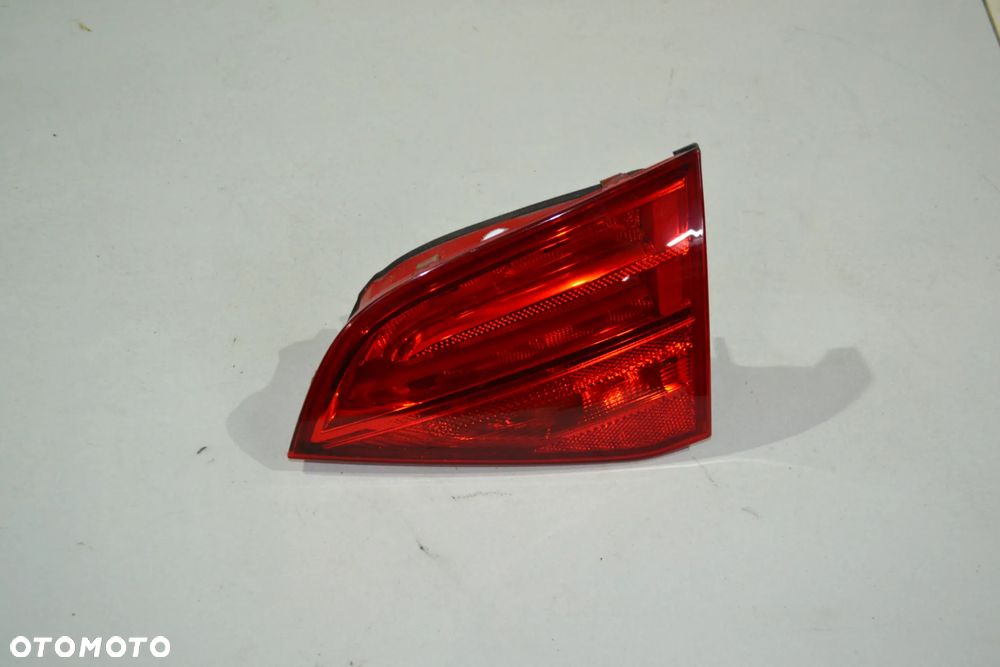 AUDI A4 B8 KOMBI LAMPA TYŁ TYLNA PRAWA W KLAPĘ ORYGINAŁ - 1