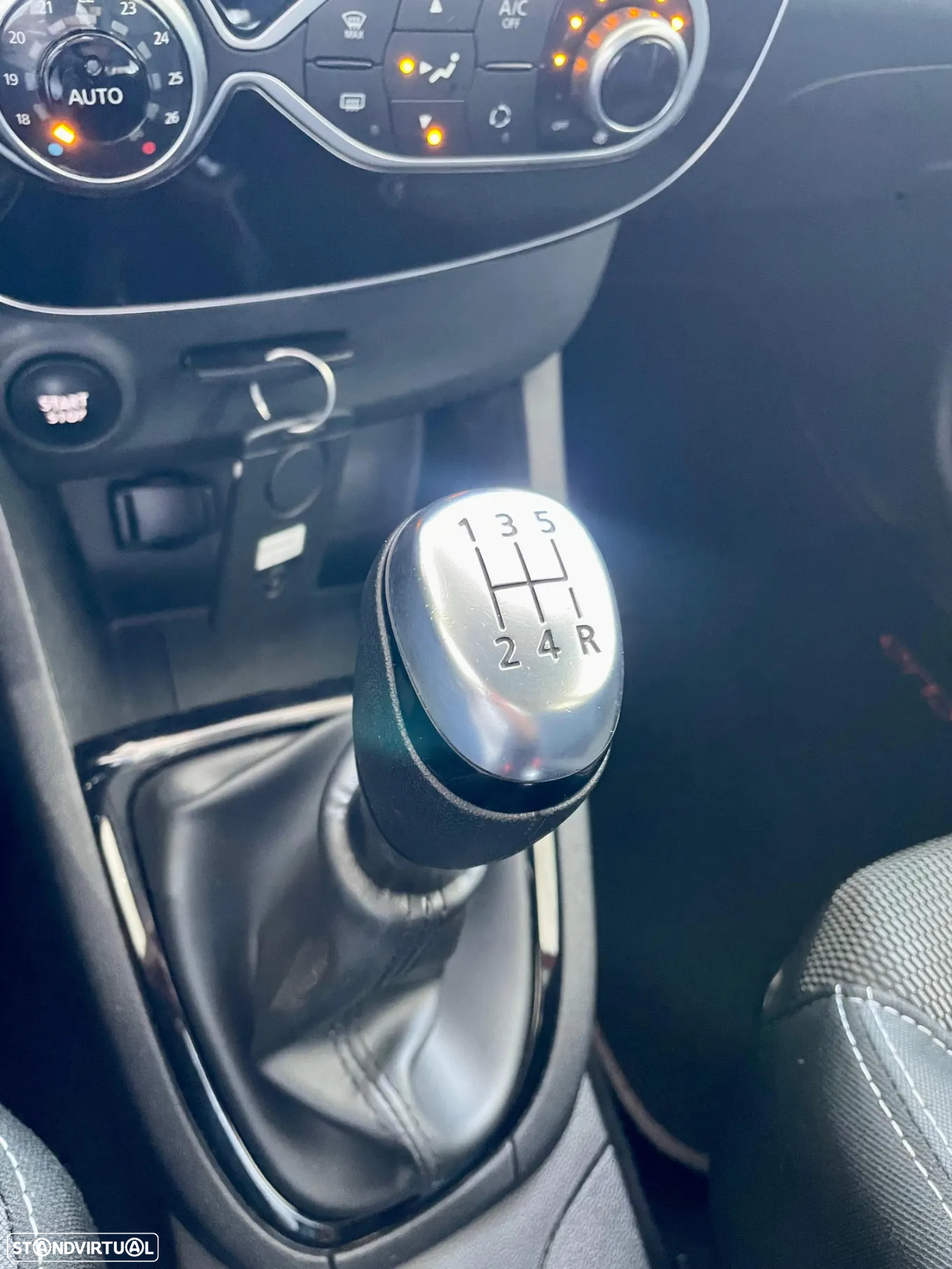 Renault Clio (Energy) TCe 90 Start & Stop LIMITED - 26