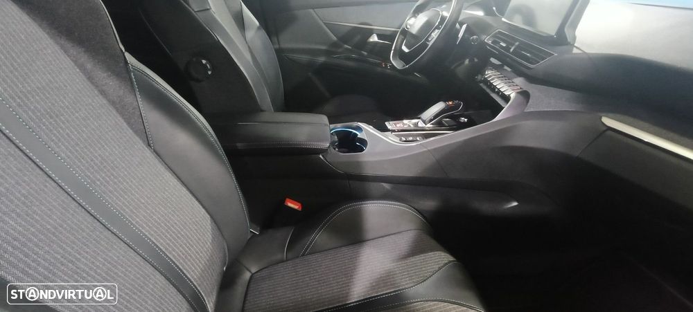 Peugeot 3008 1.6 Hybrid Allure Pack e-EAT8 - 11