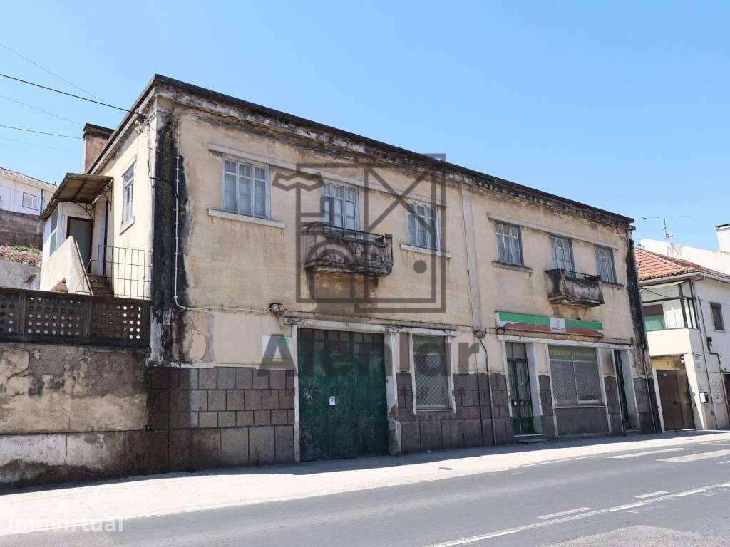 Prédio em Propriedade Total para Investimento no Centro de Alenquer - Grande imagem: 2/36
