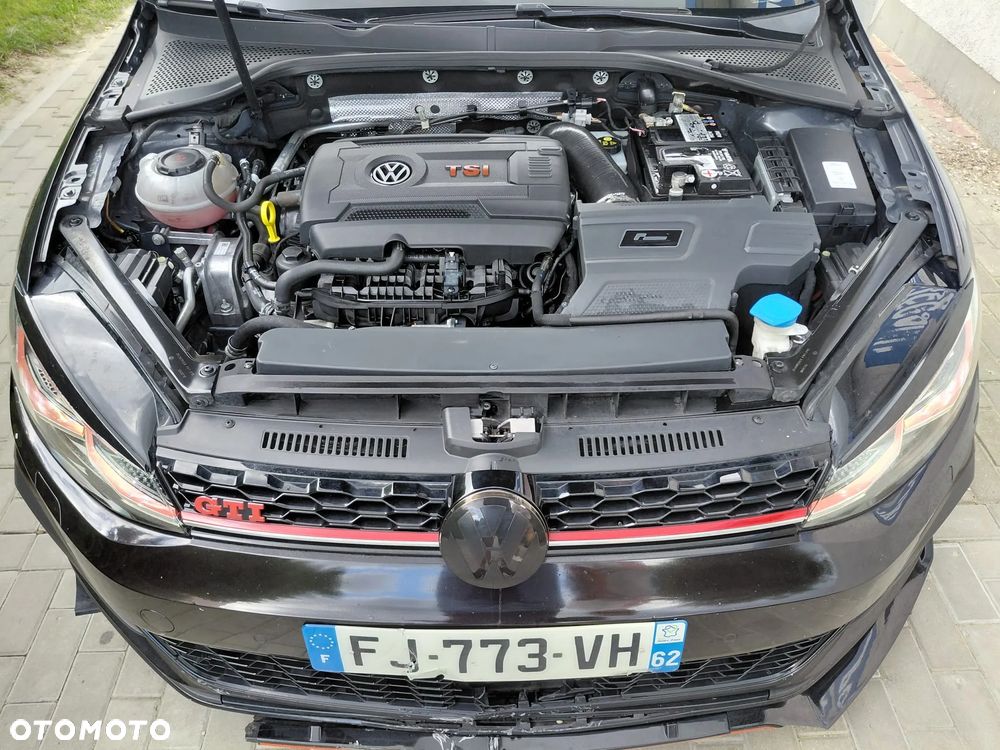 Volkswagen Golf - 40