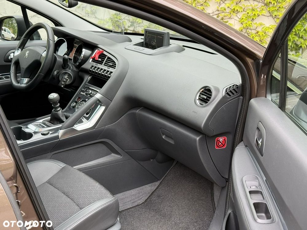 Peugeot 3008 2.0 HDi Allure - 11