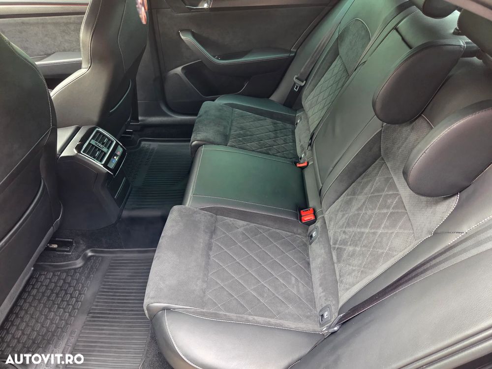 Skoda Superb 2.0 TDI DSG 4X4 Sportline - 31