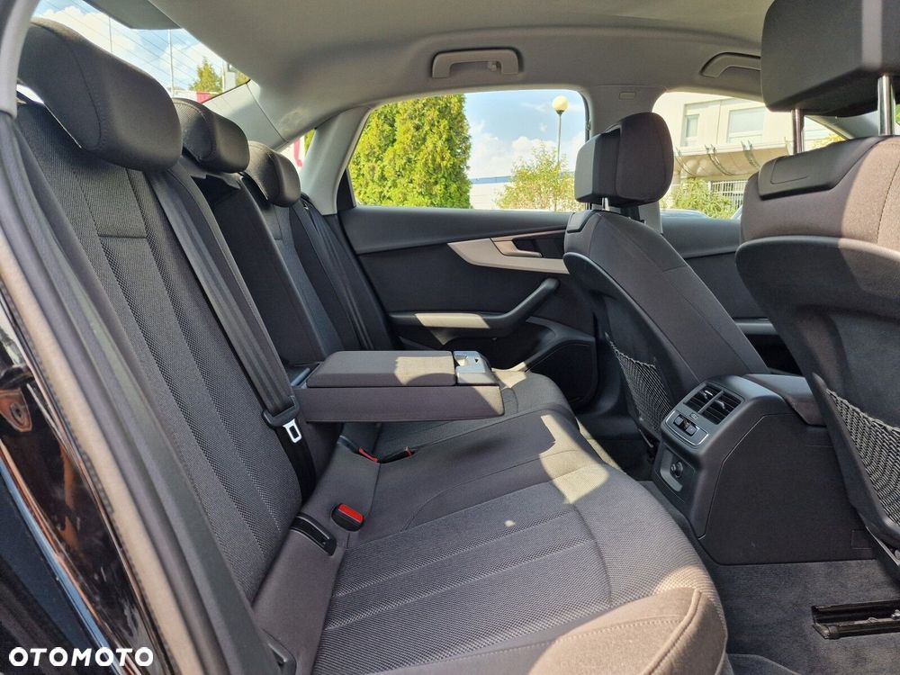 Audi A4 Limousine - 14