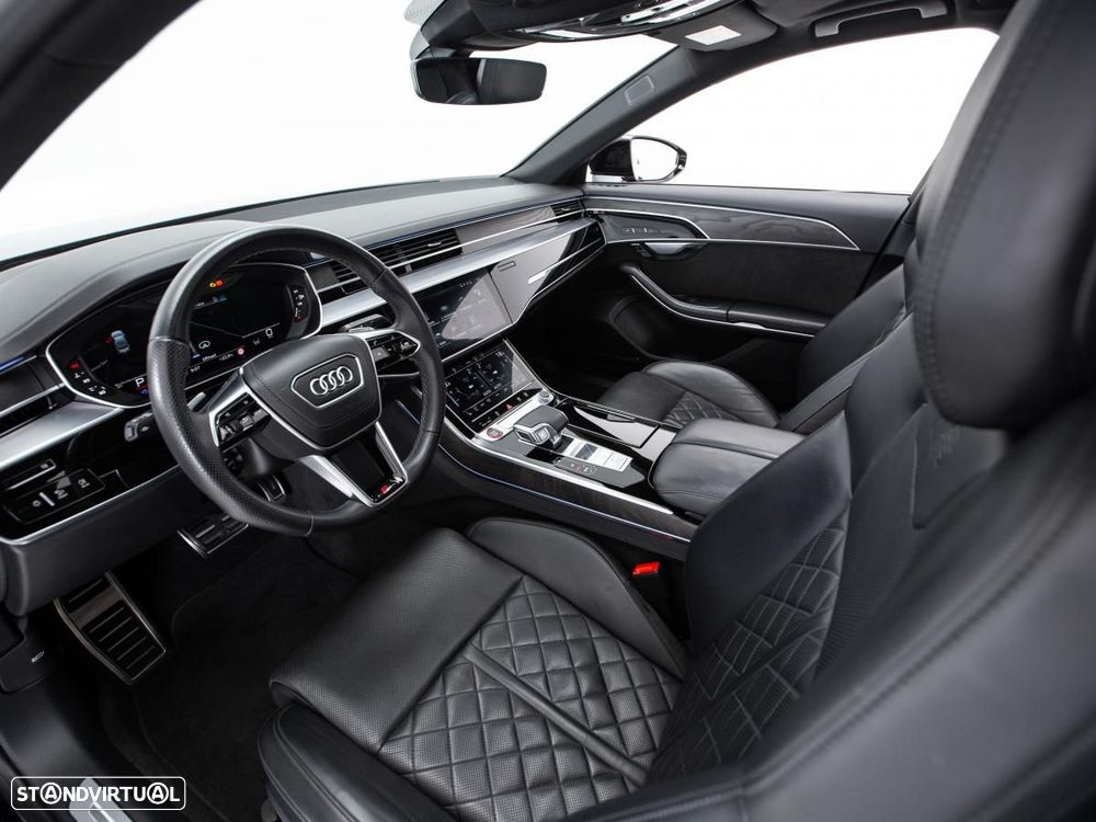Audi S8 - 9