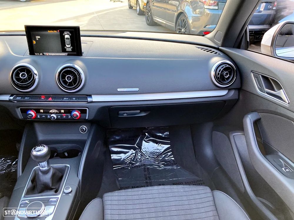 Audi A3 Cabrio 1.6 TDI (clean diesel) Attraction - 12