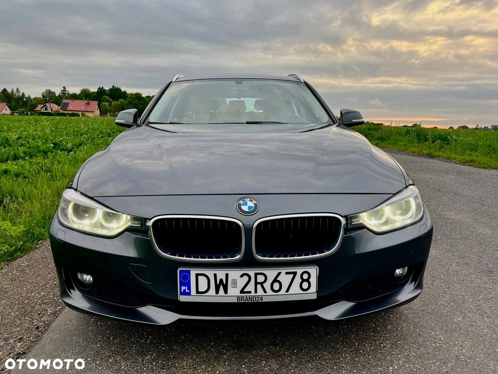 BMW Seria 3 318d xDrive - 2