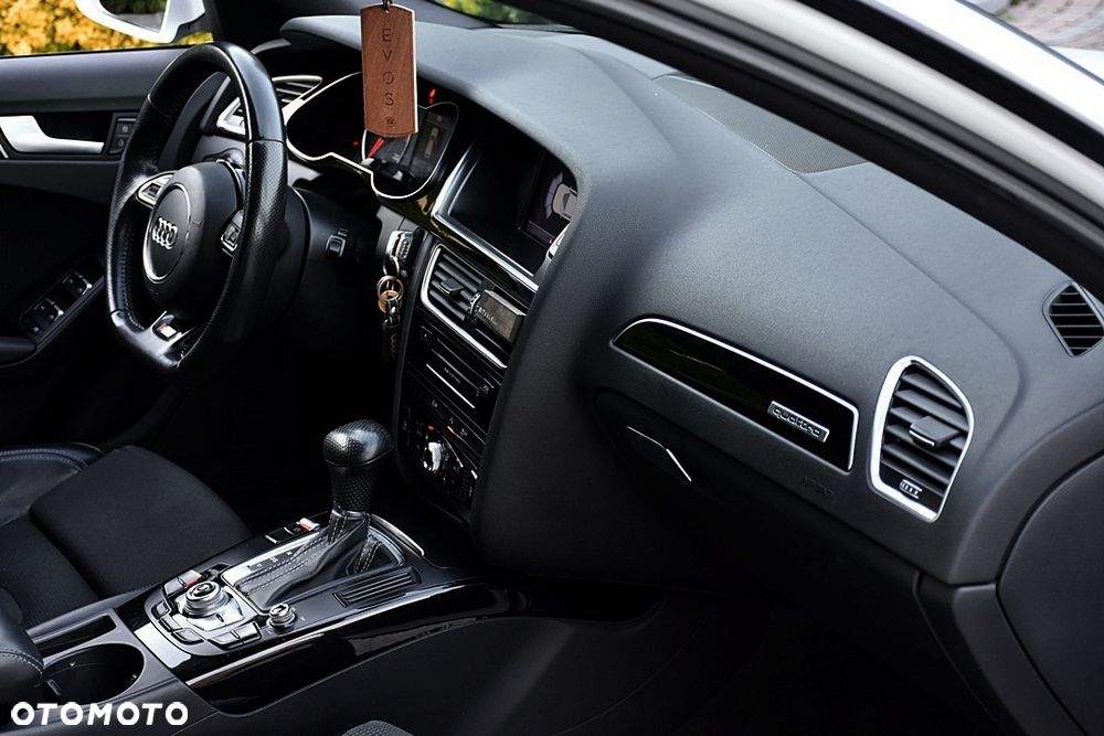 Audi A4 Avant 2.0 TDI Quattro S tronic - 26