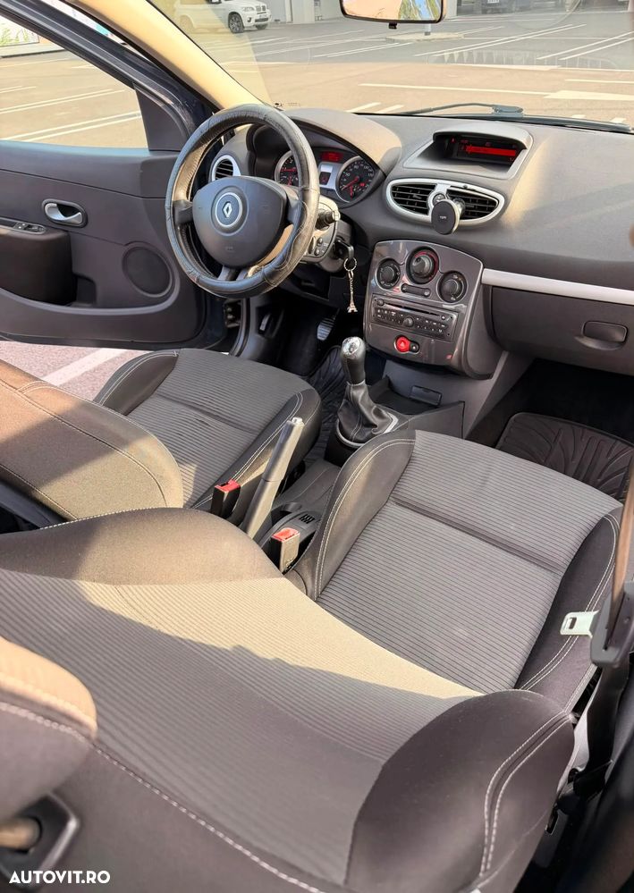 Renault Clio III 1.5dCi Dynamique - 6