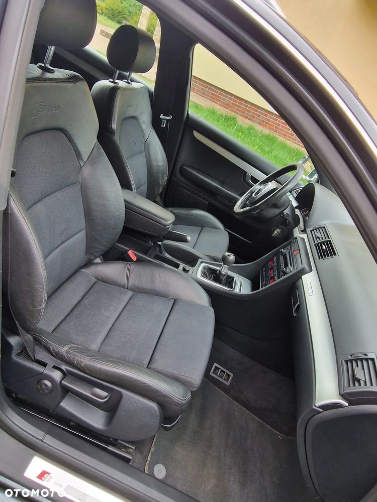 Audi A4 Avant 2.0 T FSI quattro - 17