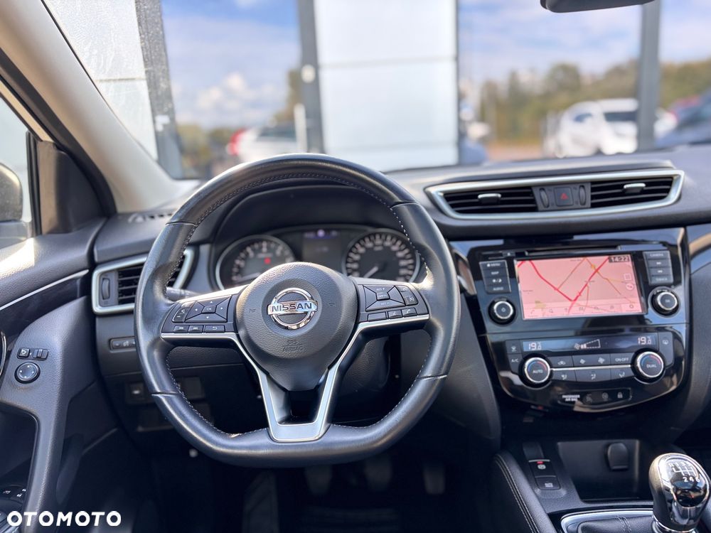 Nissan Qashqai 1.3 DIG-T N-Connecta - 18
