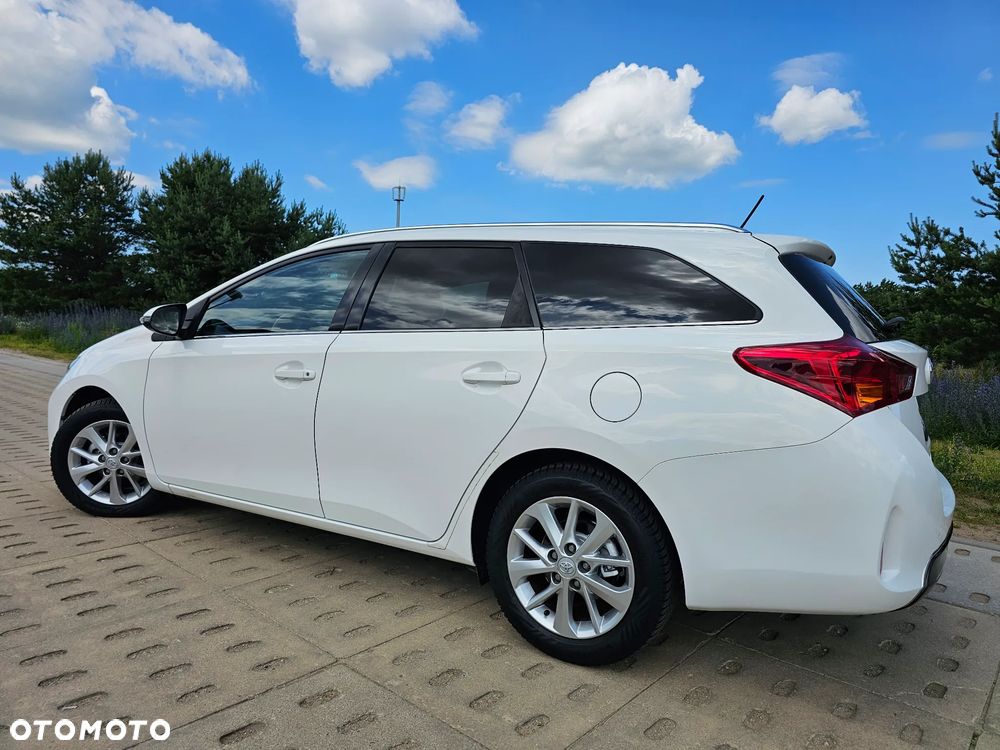 Toyota Auris 1.6 Executive - 13