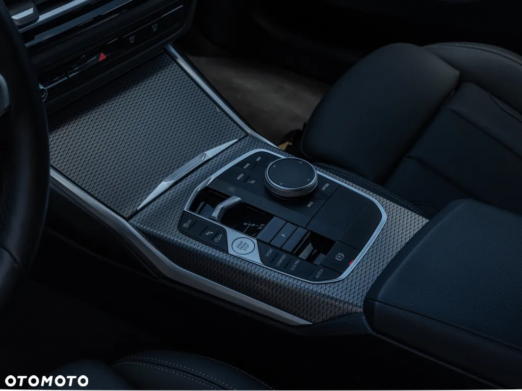 BMW Seria 3 318i - 11