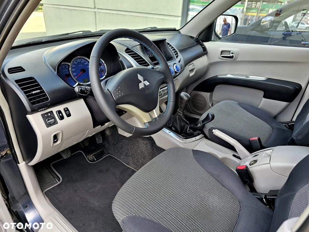 Mitsubishi L200 Pick Up 4x4 Intense Double Cab - 23