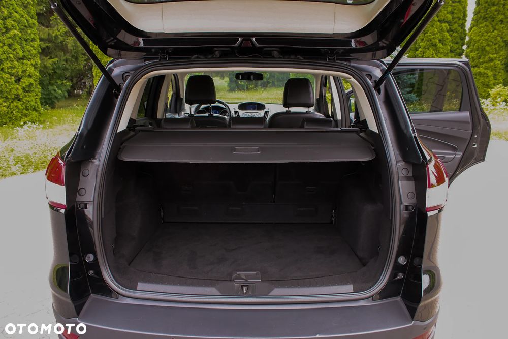 Ford Kuga 2.0 TDCi 2x4 Titanium - 38