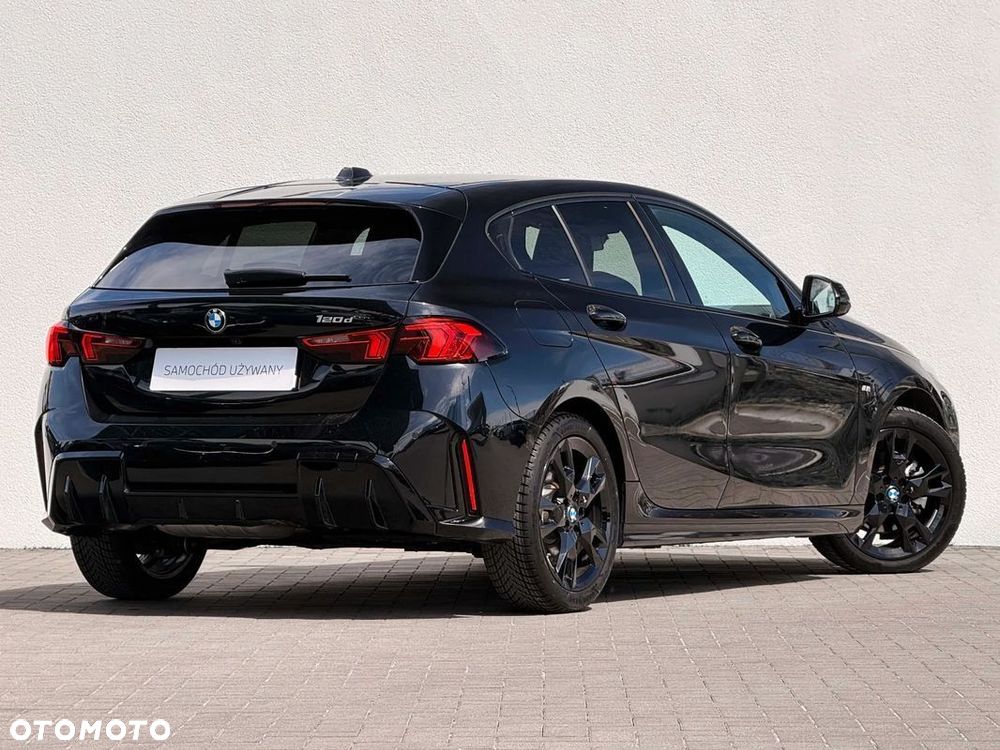 BMW Seria 1 120d mHEV - 13