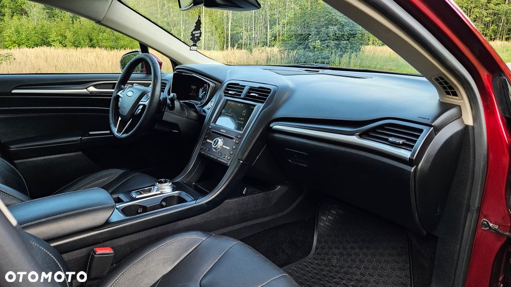 Ford Fusion - 15