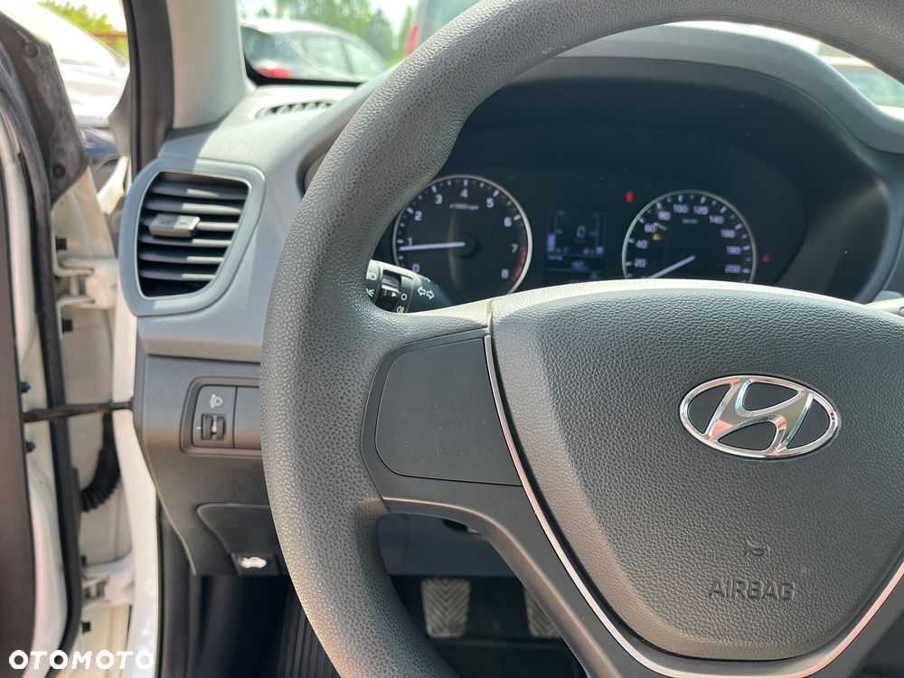 Hyundai i20 1.2 Trend - 14