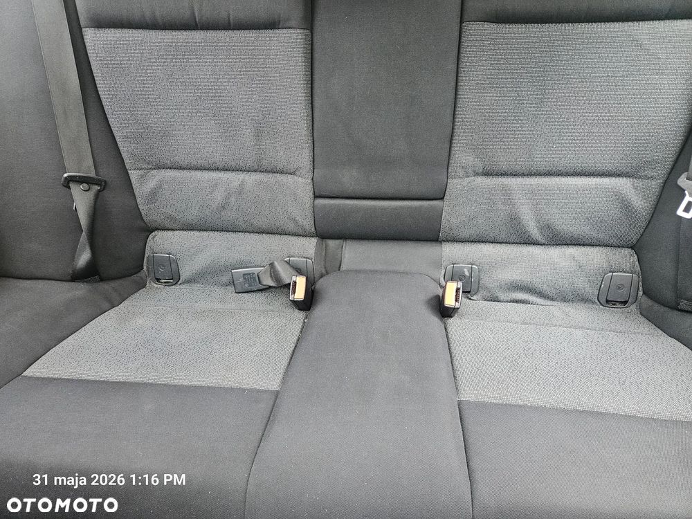 BMW Seria 3 318d DPF - 12