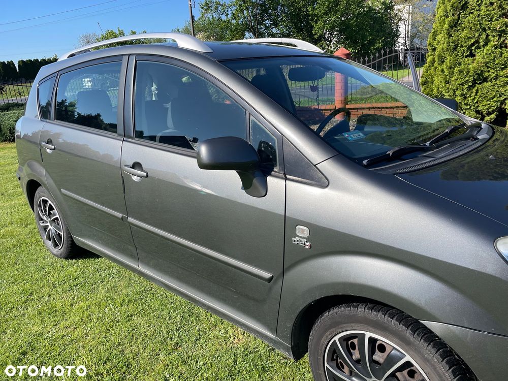 Toyota Corolla Verso - 2