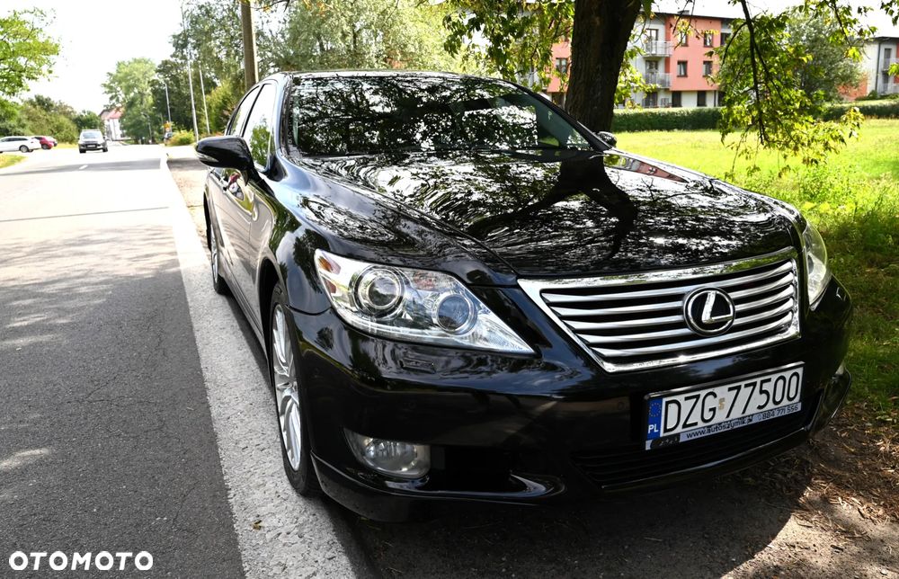 Lexus LS - 11