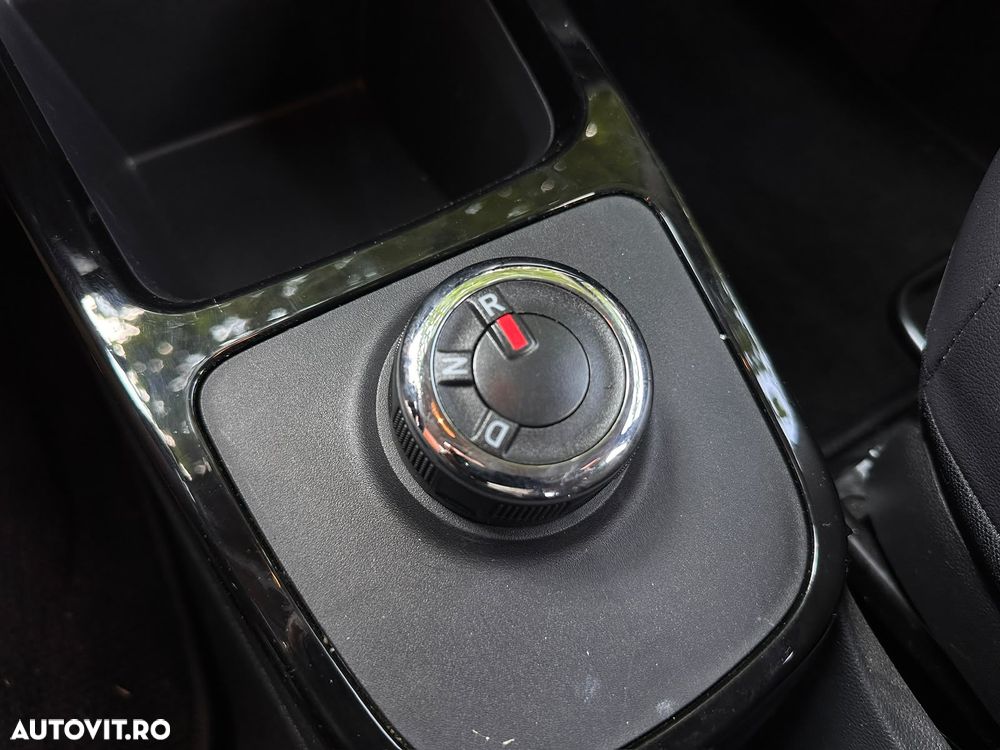 Dacia Spring Expression - 12
